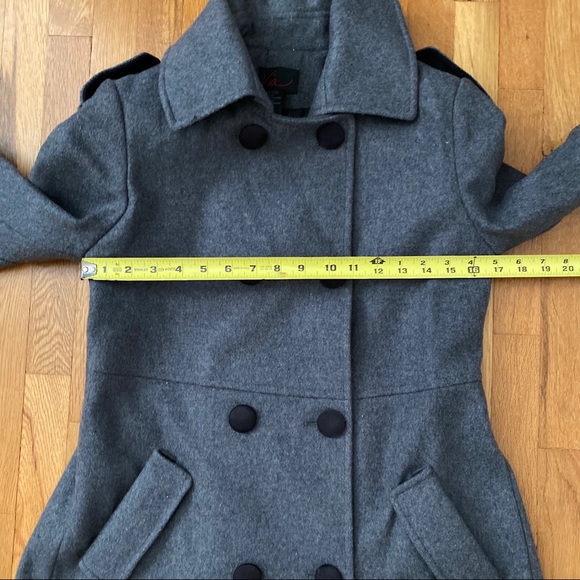 {Via} Grey Peacoat 😍 - Picture 9 of 12